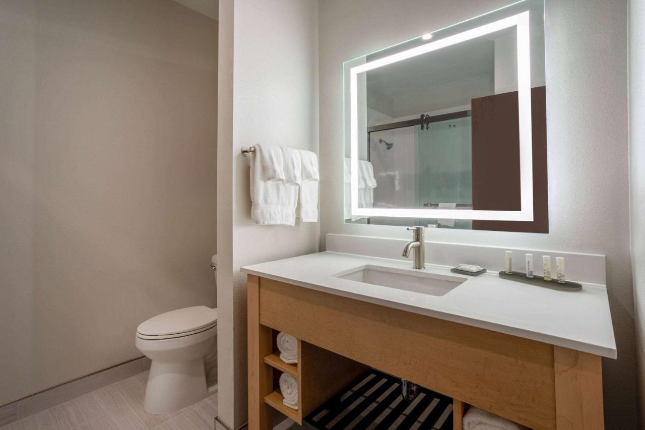 La Quinta Inn & Suites By Wyndham フラッガービル エクステリア 写真