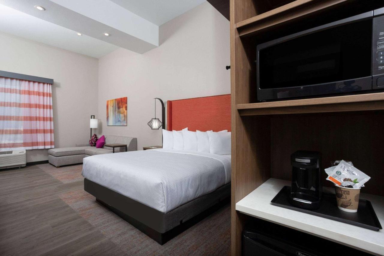 La Quinta Inn & Suites By Wyndham フラッガービル エクステリア 写真