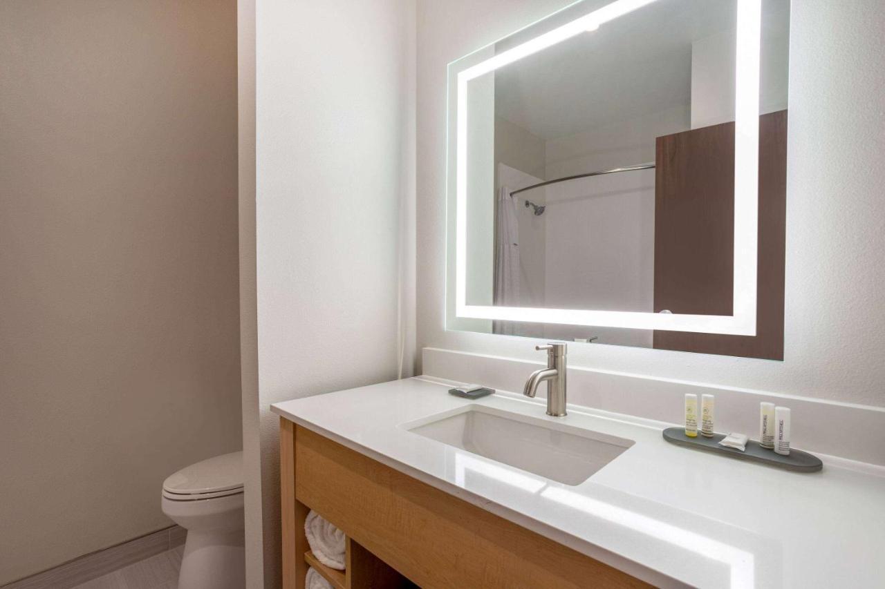 La Quinta Inn & Suites By Wyndham フラッガービル エクステリア 写真