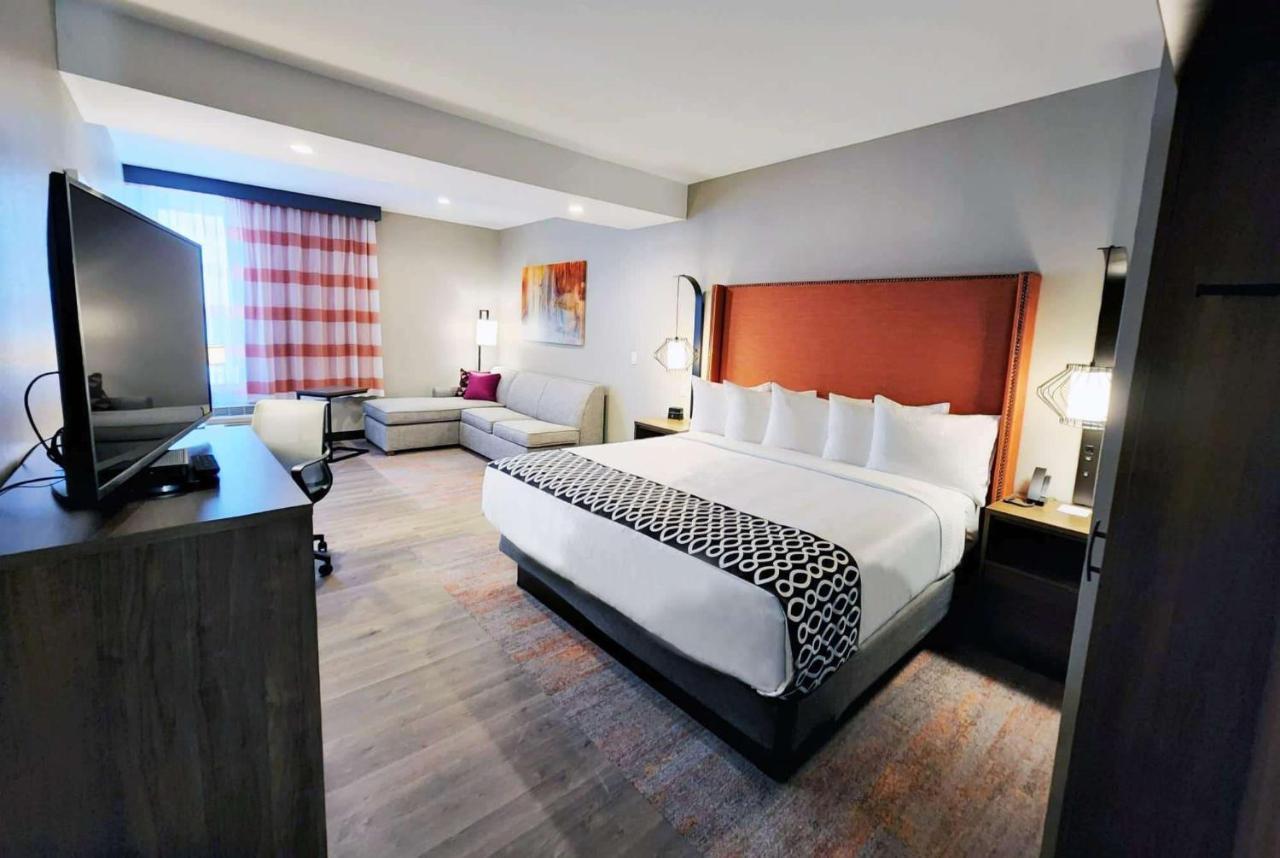La Quinta Inn & Suites By Wyndham フラッガービル エクステリア 写真