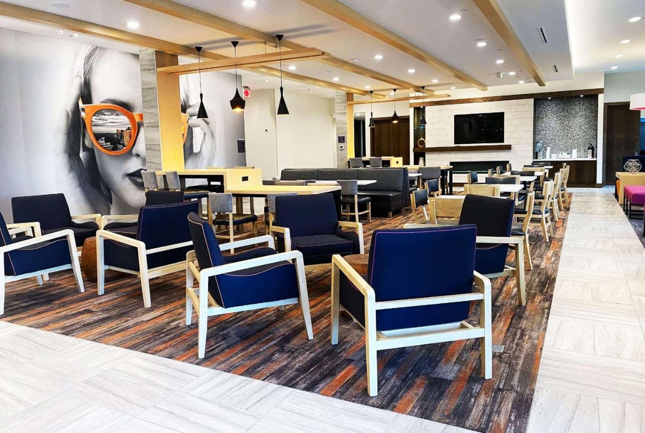 La Quinta Inn & Suites By Wyndham フラッガービル エクステリア 写真
